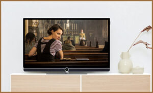 A TV with Fleabag displayed
